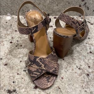 Crown Vintage Tan Snakeskin pattern sandals